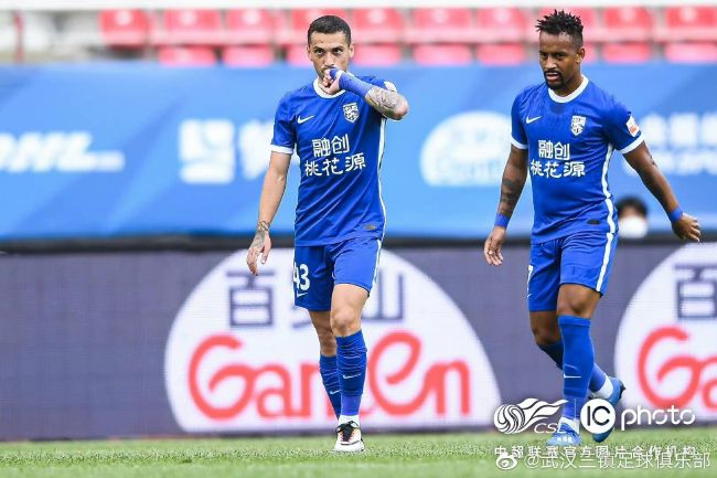 《深宵闪避球》曝预告 郑伊健与八位球员斗智斗勇 2022-09-16 9月16日，由郑伊健、周家怡、钱嘉乐、李靖筠、陈海宁等主演的青春运动喜剧电影《深宵闪避球》发布正式预告，影片将于10月6日在中国香港上映，该片也是郑伊健与钱嘉乐继2018年《黄金兄弟》后再次合作。